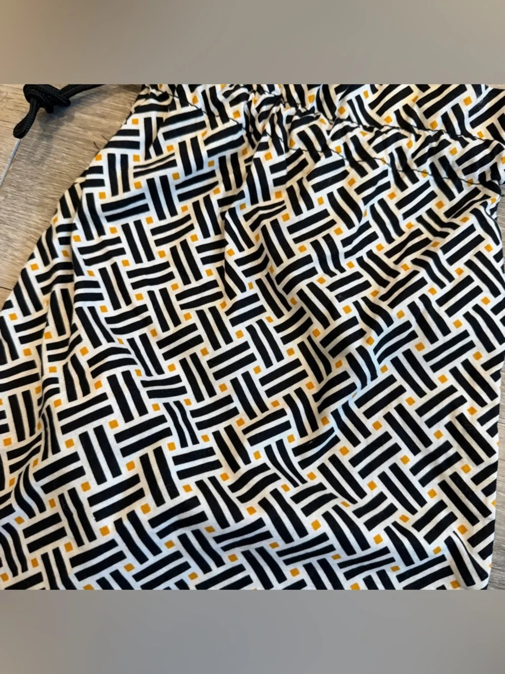 Like new Vera Bradley Geometric Black White Yellow Accessory Drawstring Dust Bag
